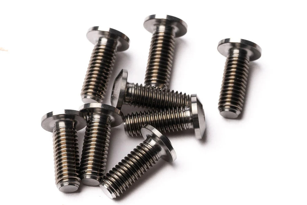 картинка Титановые болты Staybent Torx T10 M5x14 от магазина K4SPEED